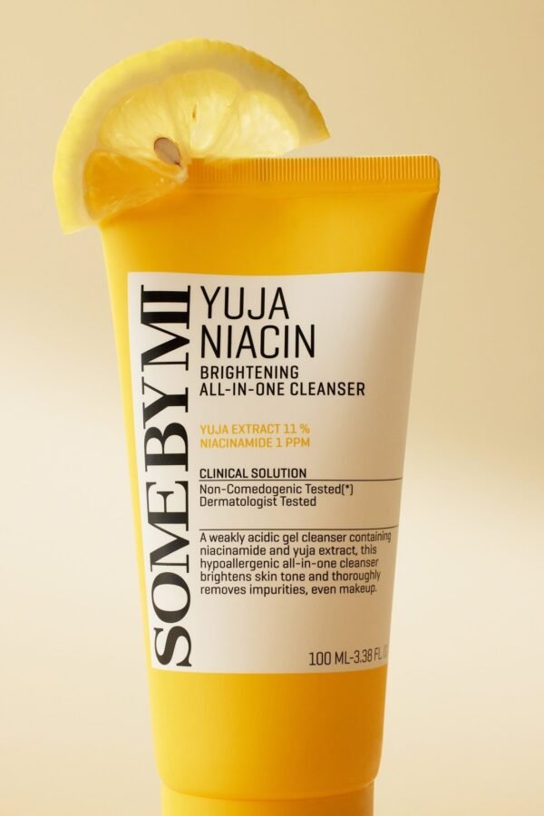 Some By Mi - Yuja Niacin Brightening All-in-one Cleanser - 100ml – Image 2