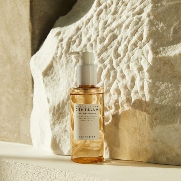 Skin1004 - Madagascar Centella Light Cleansing Oil - 200ml – Image 5